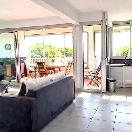 T2 Moderne En Bord De Appartement *