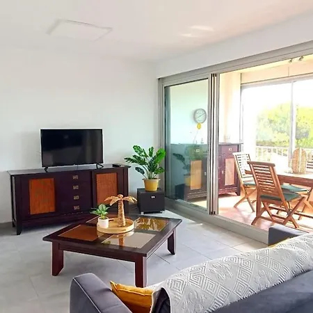 T2 Moderne En Bord De Appartement